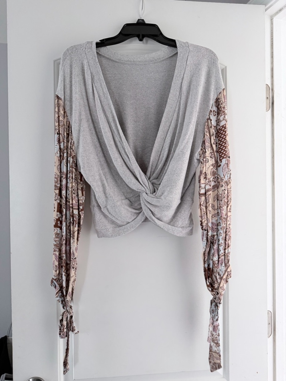 ILLA ILLA Light Gray Knit Top with Printed Tie-Sleeves